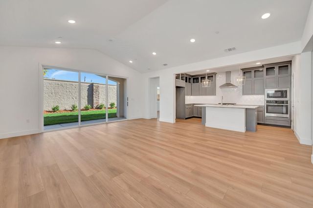 2606 Barrique Dr, Lodi, CA 95240