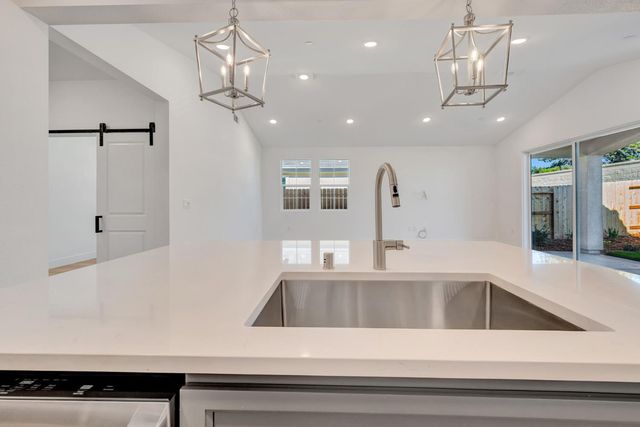 2606 Barrique Dr, Lodi, CA 95240