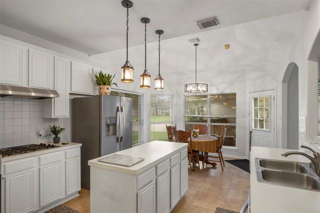 11910 Susie Court, Pinehurst, TX 77362