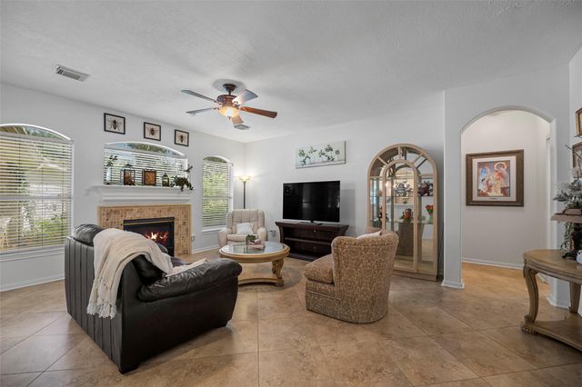 11910 Susie Court, Pinehurst, TX 77362