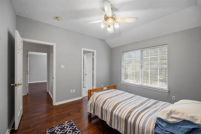 11910 Susie Court, Pinehurst, TX 77362