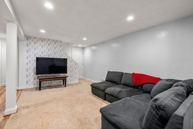 75 Connor Pass, Uxbridge, MA 01569