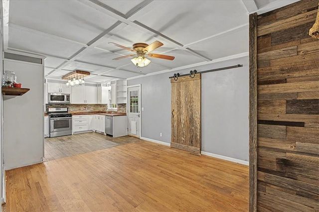 9 Lakemoore Drive NE, Rome, GA 30161
