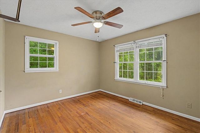 9 Lakemoore Drive NE, Rome, GA 30161