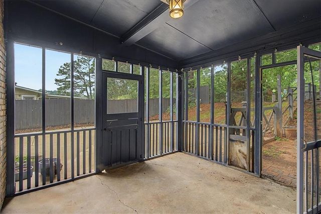 9 Lakemoore Drive NE, Rome, GA 30161
