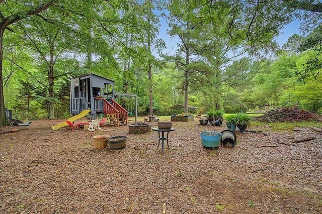 9 Lakemoore Drive NE, Rome, GA 30161