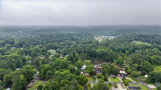 9 Lakemoore Drive NE, Rome, GA 30161
