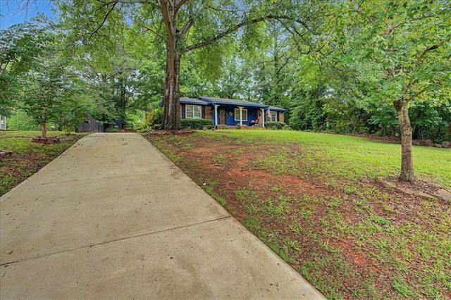 9 Lakemoore Drive NE, Rome, GA 30161