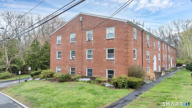 111 Niles Hill Road E, New London, CT 06320