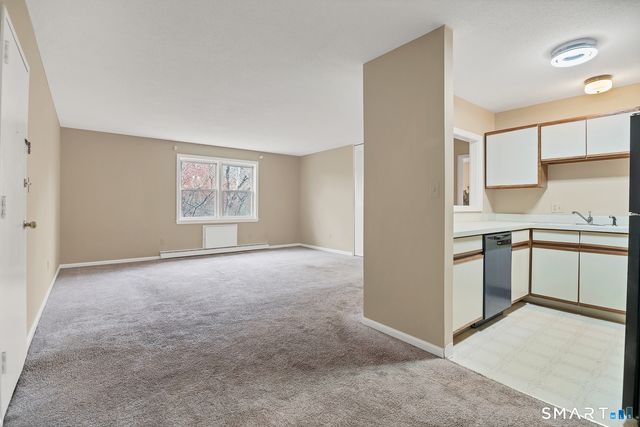 111 Niles Hill Road E, New London, CT 06320
