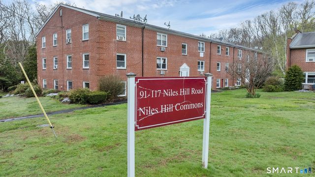 111 Niles Hill Road E, New London, CT 06320