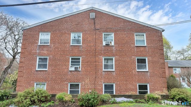 111 Niles Hill Road E, New London, CT 06320