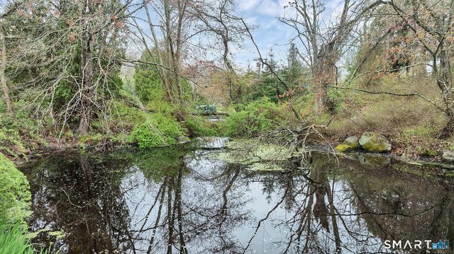 111 Niles Hill Road E, New London, CT 06320