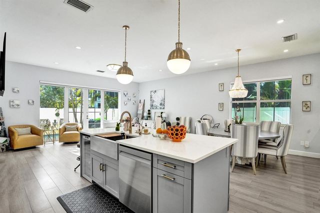 1411 NE 7th Street, Fort Lauderdale, FL 33304