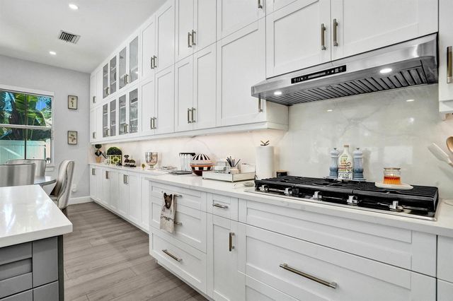 1411 NE 7th Street, Fort Lauderdale, FL 33304