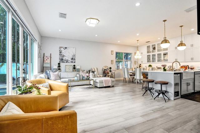 1411 NE 7th Street, Fort Lauderdale, FL 33304