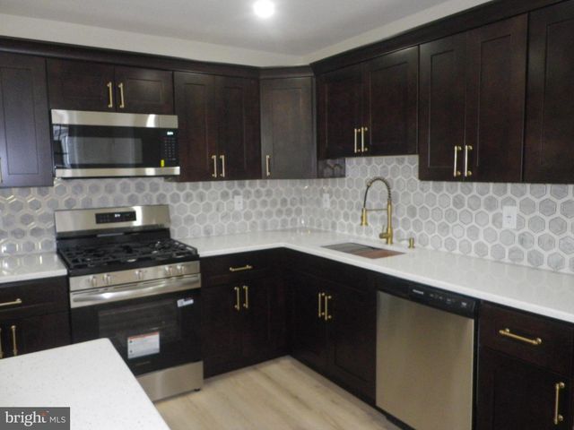 1114 LANGHAM AVE, Camden, NJ 08103