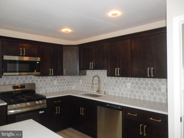 1114 LANGHAM AVE, Camden, NJ 08103