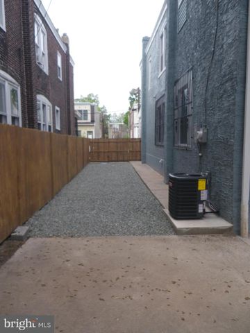 1114 LANGHAM AVE, Camden, NJ 08103