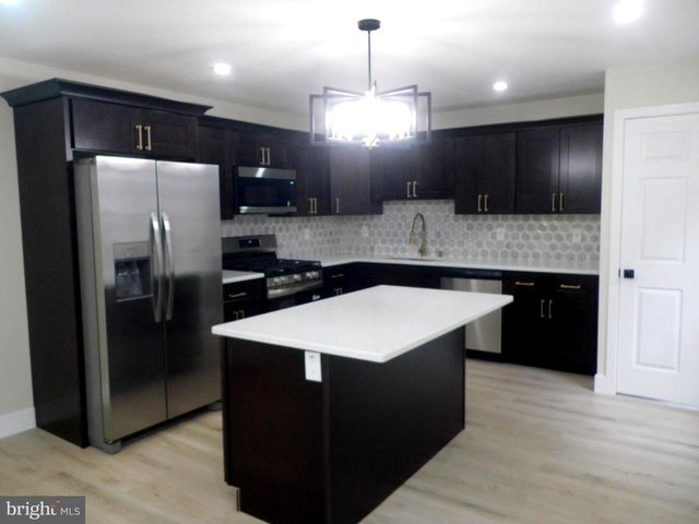 1114 LANGHAM AVE, Camden, NJ 08103