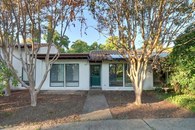 2526 Overhill Ln, Davis, CA 95616