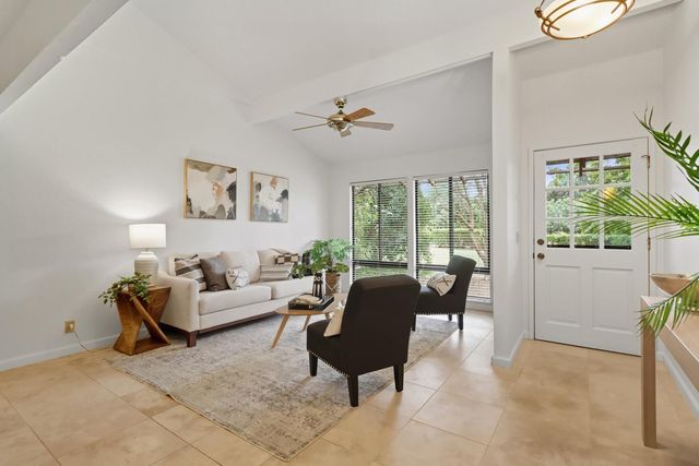 2526 Overhill Ln, Davis, CA 95616