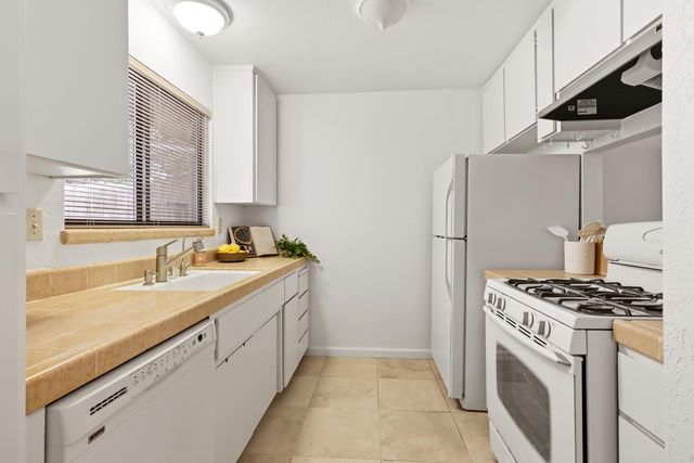 2526 Overhill Ln, Davis, CA 95616