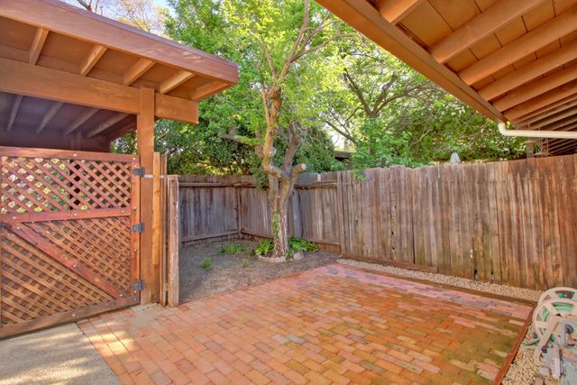 2526 Overhill Ln, Davis, CA 95616