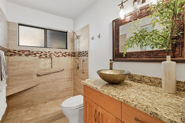 2526 Overhill Ln, Davis, CA 95616