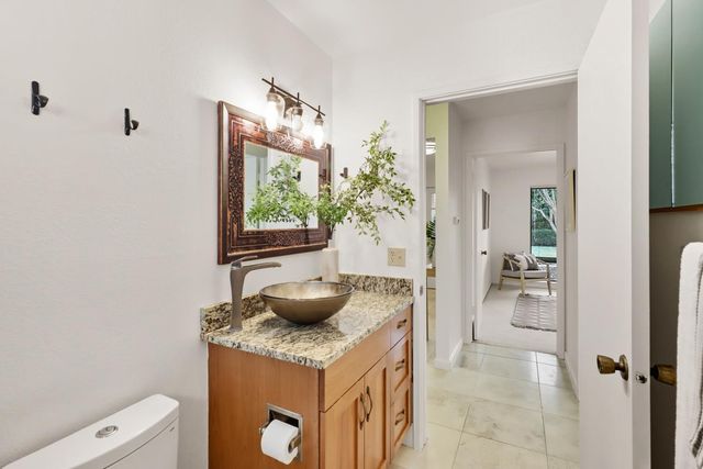 2526 Overhill Ln, Davis, CA 95616