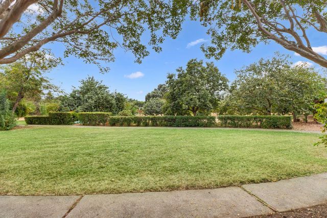 2526 Overhill Ln, Davis, CA 95616