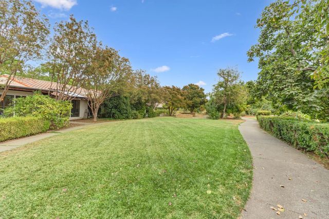 2526 Overhill Ln, Davis, CA 95616