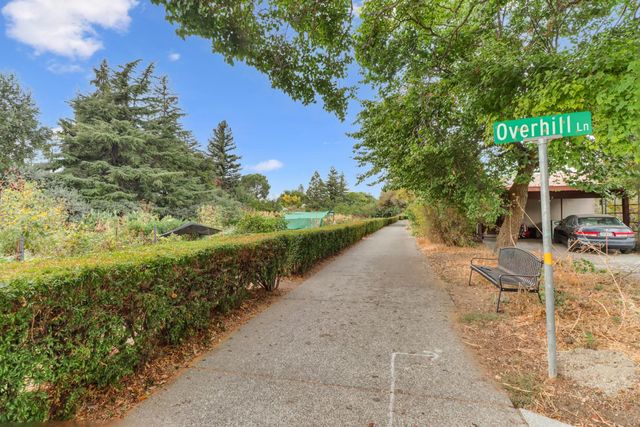 2526 Overhill Ln, Davis, CA 95616