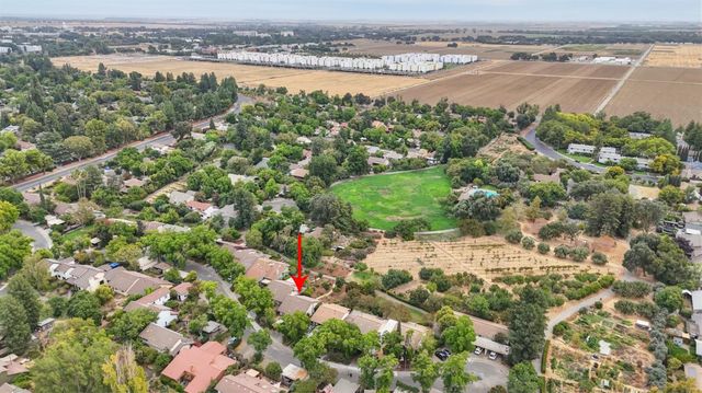 2526 Overhill Ln, Davis, CA 95616