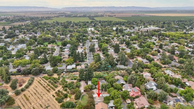 2526 Overhill Ln, Davis, CA 95616