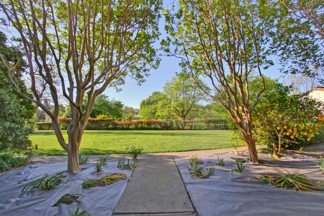 2526 Overhill Ln, Davis, CA 95616