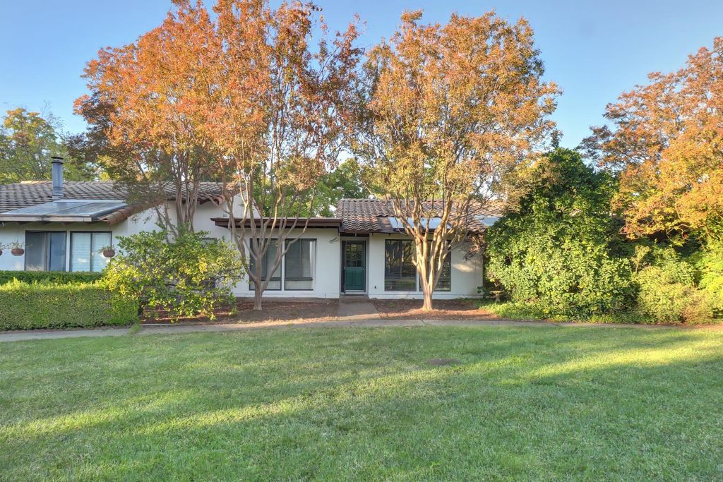 2526 Overhill Ln, Davis, CA 95616