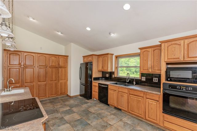 6205 River Road, Madison, OH 44057