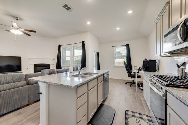 11215 Hawks Landing Drive, Aubrey, TX 76227