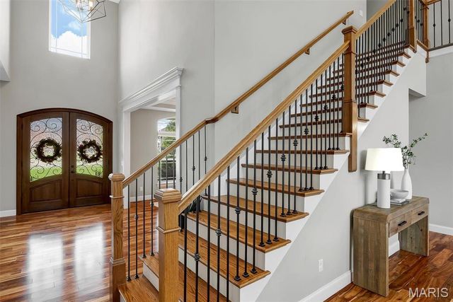 2922 Christopher Drive, St Louis, MO 63129