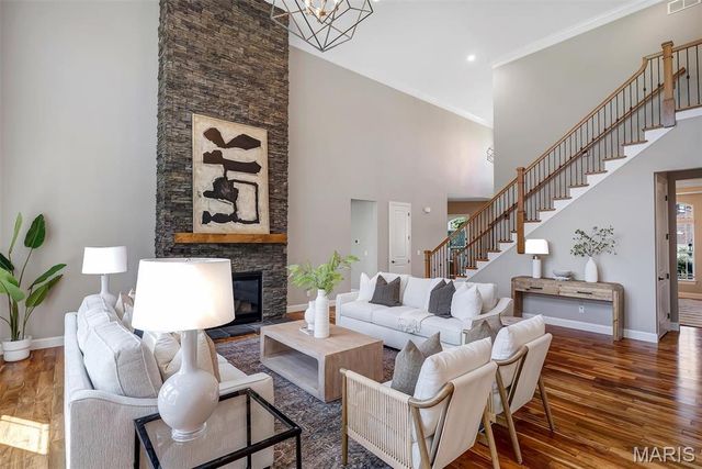 2922 Christopher Drive, St Louis, MO 63129