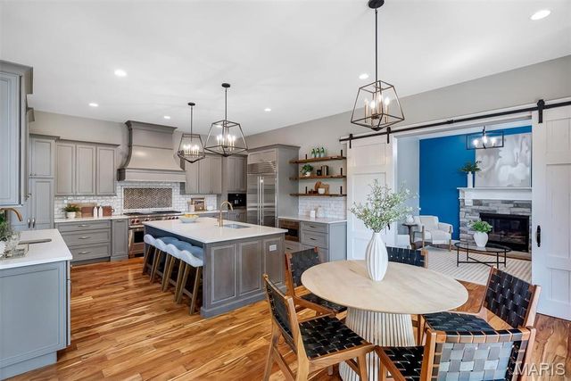 2922 Christopher Drive, St Louis, MO 63129