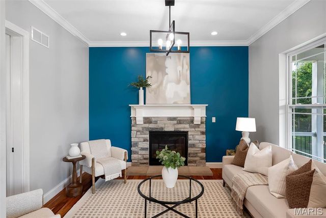 2922 Christopher Drive, St Louis, MO 63129