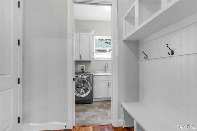 2922 Christopher Drive, St Louis, MO 63129