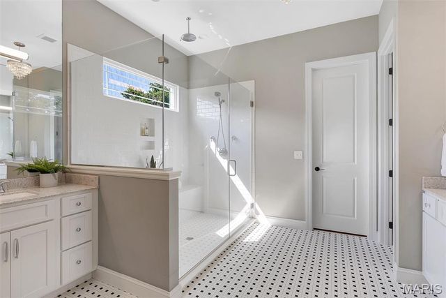 2922 Christopher Drive, St Louis, MO 63129