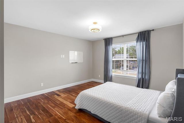 2922 Christopher Drive, St Louis, MO 63129