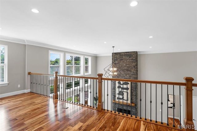 2922 Christopher Drive, St Louis, MO 63129