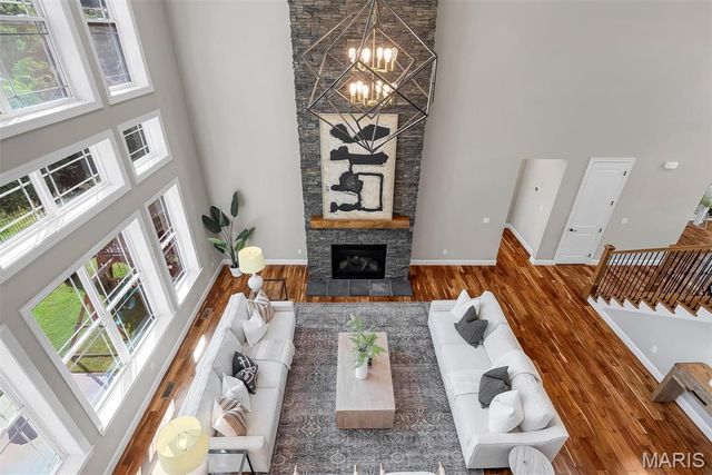 2922 Christopher Drive, St Louis, MO 63129