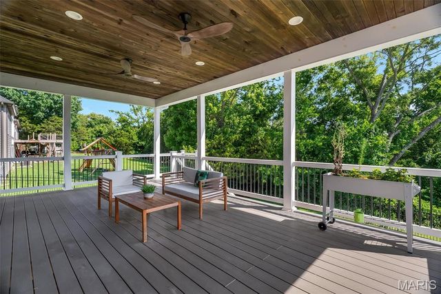2922 Christopher Drive, St Louis, MO 63129