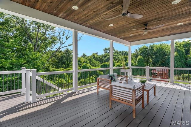 2922 Christopher Drive, St Louis, MO 63129